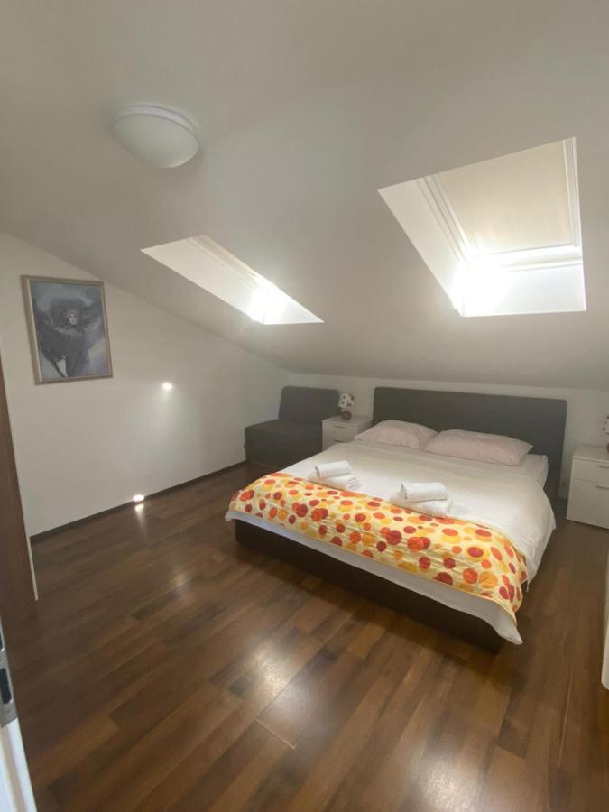 Apartment Genesis 4 *